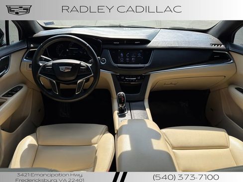 Used 2018 Cadillac XT5 AWD image 11