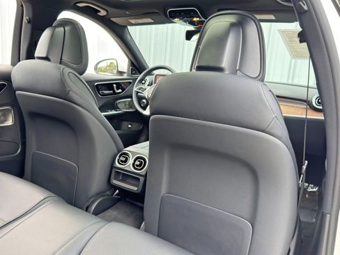 Used 2022 Mercedes-Benz C 300 Sedan w/ Exclusive Trim Package image 35