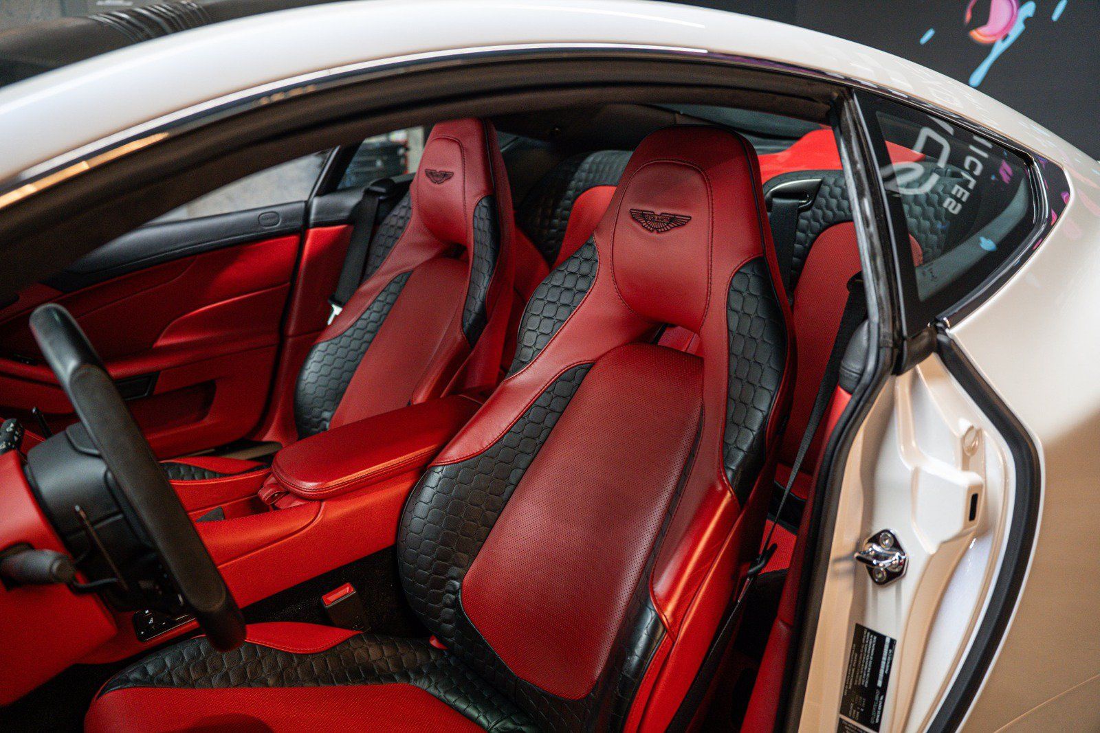 Used 2014 Aston Martin Vanquish Coupe RWD image 9