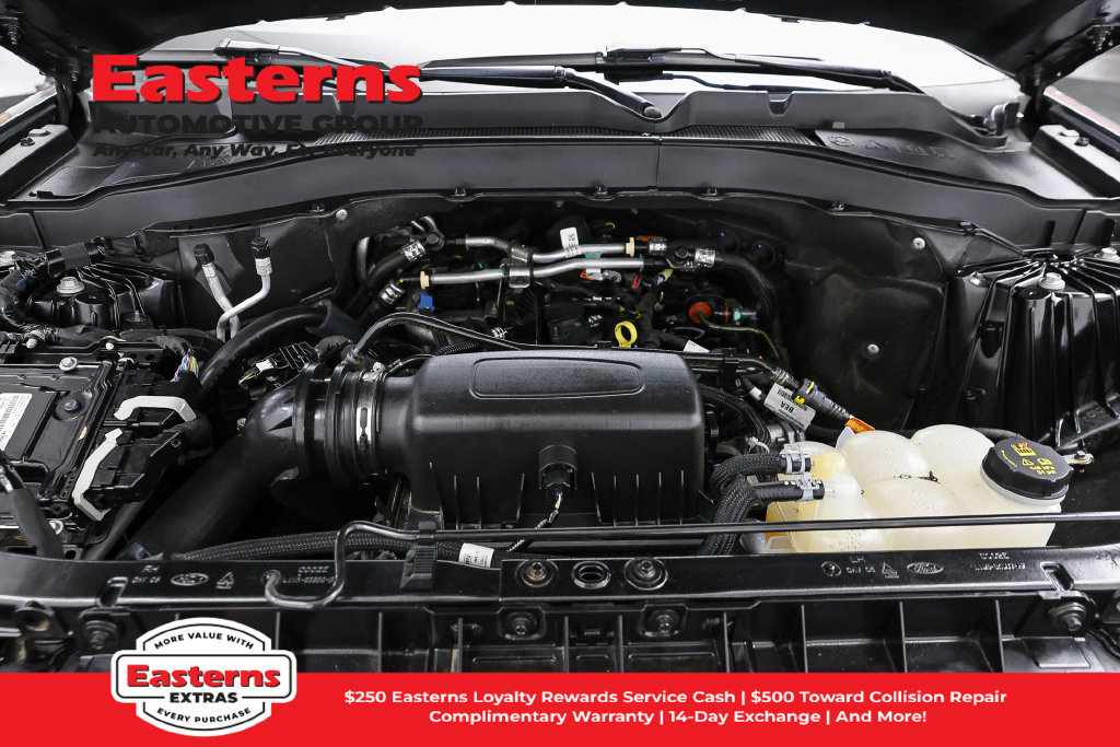 Used 2023 Ford Explorer XLT w/ Equipment Group 202A AWD/4WD image 8