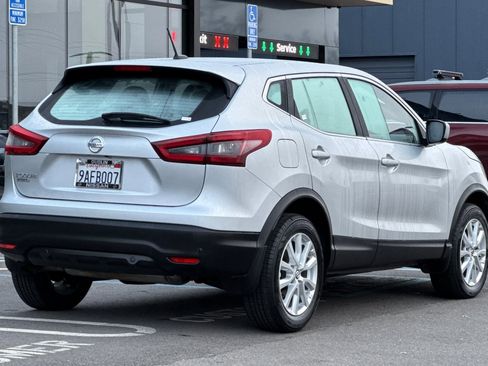 Certified 2022 Nissan Rogue Sport S image 4