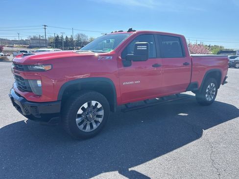 Used 2025 Chevrolet Silverado 2500 Custom w/ Custom Value Package image 9