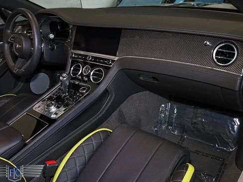 Used 2021 Bentley Continental GT image 29