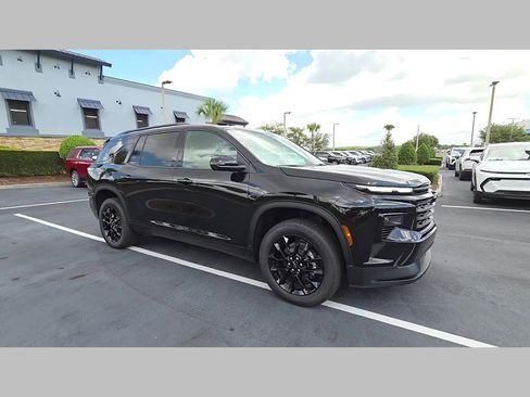 New 2026 Chevrolet Traverse LT w/ Midnight/Sport Edition FWD image 16
