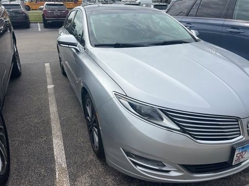Used 2014 Lincoln MKZ Hybrid FWD image 2