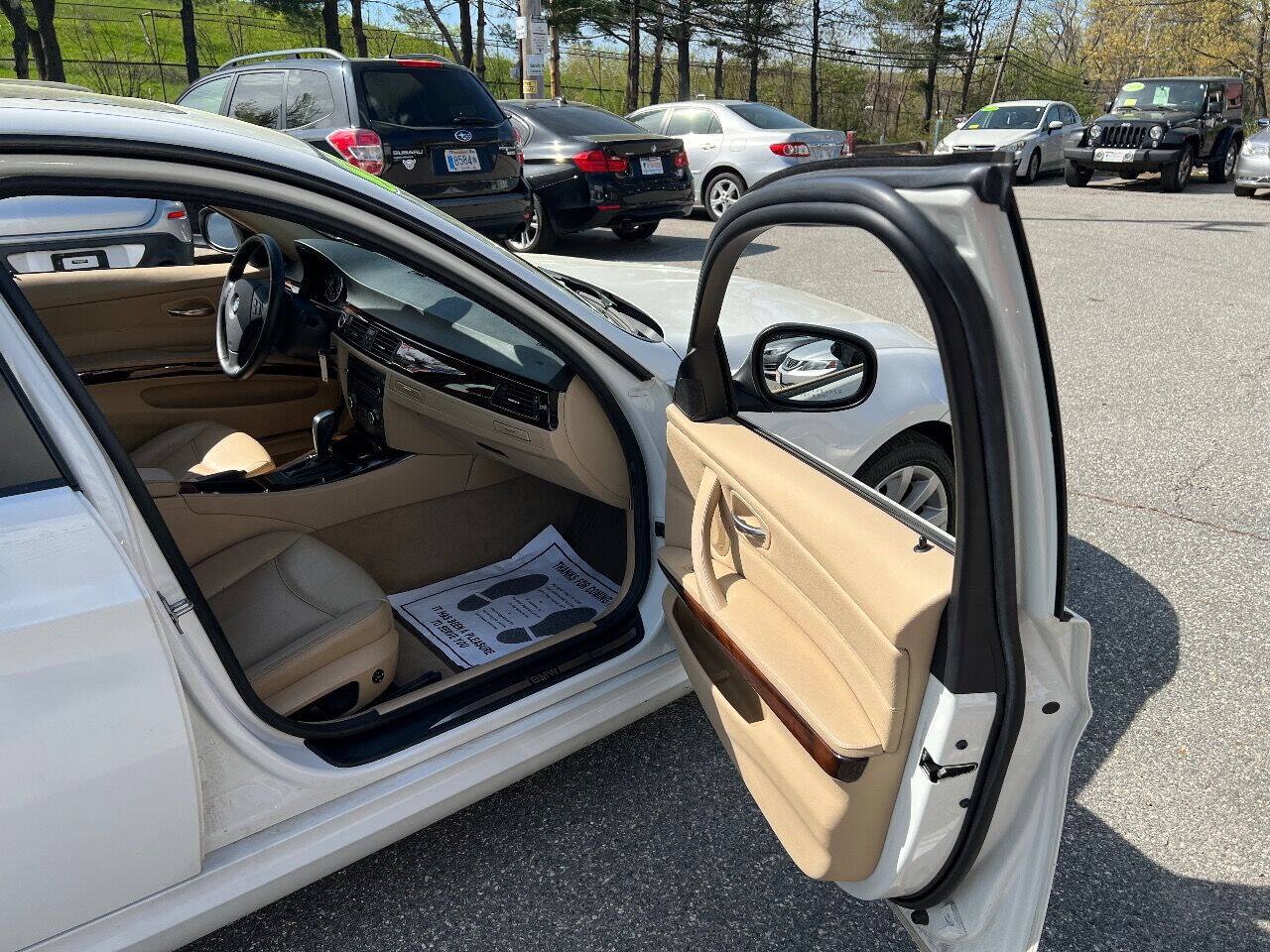 Used 2011 BMW 328i Sedan RWD image 9