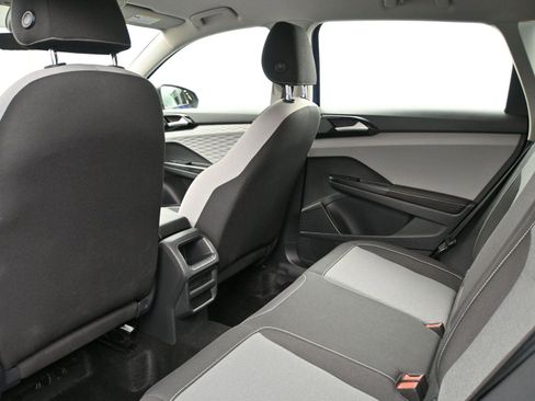 Certified 2024 Volkswagen Taos S image 10