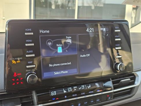 Certified 2024 Toyota Sienna XLE image 28