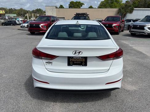Used 2017 Hyundai Elantra SE image 5