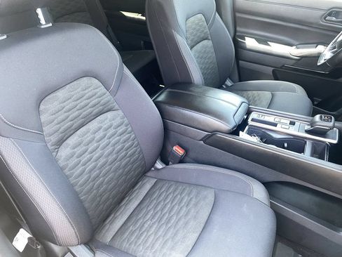 Certified 2024 Nissan Pathfinder SV FWD image 11