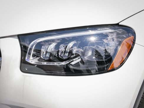 Used 2025 Mercedes-Benz GLS 450 4MATIC image 6