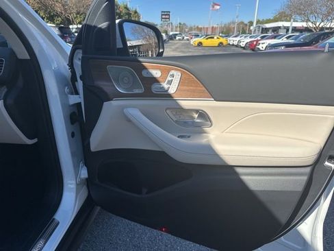 Certified 2025 Mercedes-Benz GLS 450 4MATIC image 39