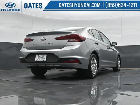 Used 2020 Hyundai Elantra SE FWD image 32