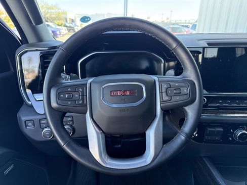 Used 2025 GMC Sierra 1500 Elevation image 25