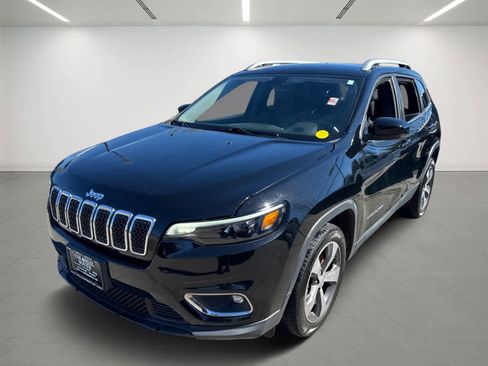 Used 2019 Jeep Cherokee Limited image 2