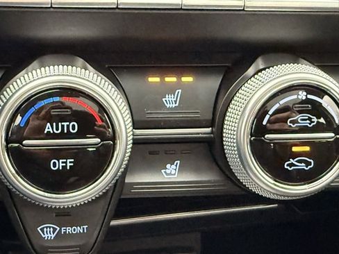 Used 2019 Genesis G70 2.0T Advanced w/ Elite Package image 39