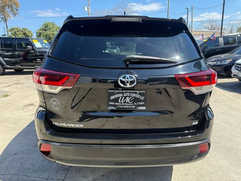 Used 2019 Toyota Highlander SE image 6