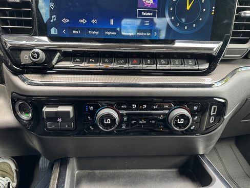 Used 2024 Chevrolet Silverado 1500 ZR2 w/ Technology Package image 29