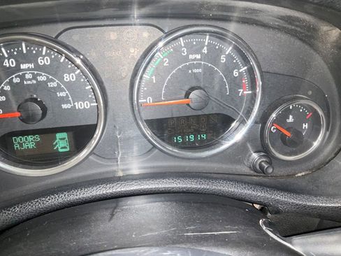 Used 2014 Jeep Wrangler Unlimited Sahara w/ Dual Top Group image 21