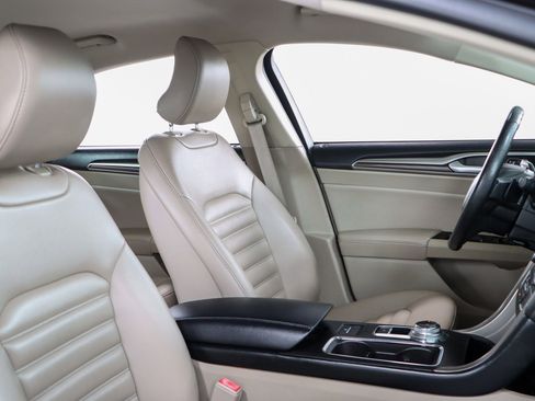 Used 2019 Ford Fusion SEL image 26