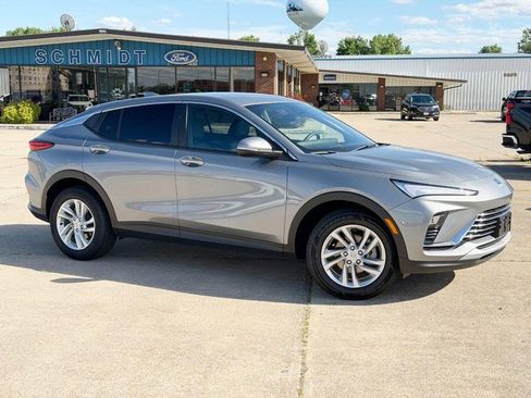 Used 2025 Buick Envista Preferred FWD image 3