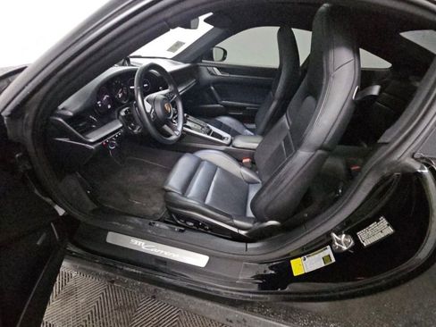 Used 2020 Porsche 911 Carrera w/ Premium Package RWD image 4