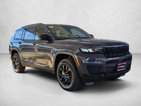 New 2025 Jeep Grand Cherokee L Altitude image 7