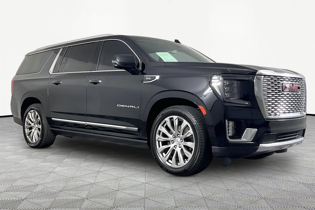 Certified 2022 GMC Yukon XL Denali w/ Denali Reserve Package AWD/4WD image 3