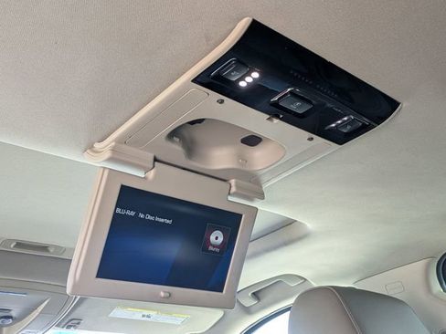 Used 2016 GMC Yukon XL SLT w/ Open Road Package image 30