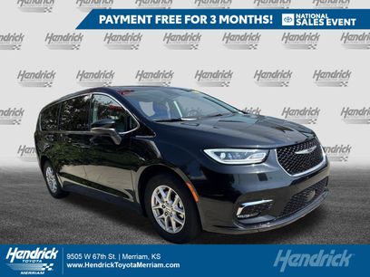 Used 2023 Chrysler Pacifica Touring-L