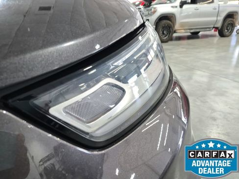 Used 2023 Chrysler Pacifica Touring-L FWD image 11