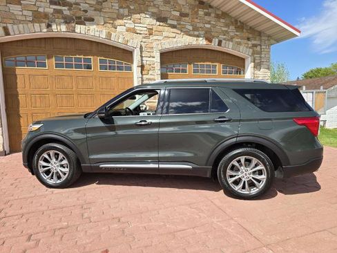 Used 2023 Ford Explorer Limited w/ Equipment Group 301A AWD/4WD image 6