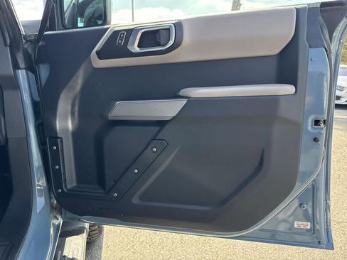 Used 2022 Ford Bronco Wildtrak image 36