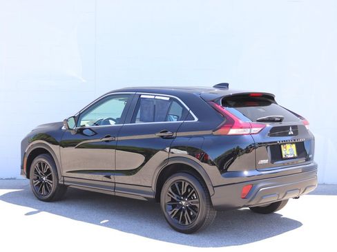 Used 2025 Mitsubishi Eclipse Cross LE AWD/4WD image 2