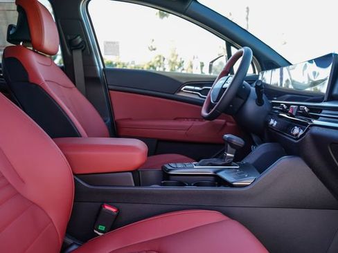 New 2026 Kia Sportage SX image 18