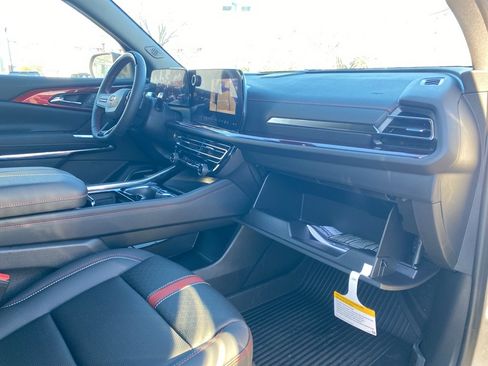 New 2026 Chevrolet Traverse RS w/ LPO, Floor Liner Package image 22