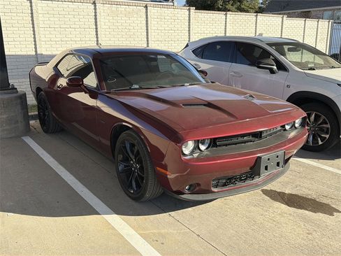 Used 2018 Dodge Challenger R/T w/ Blacktop Package image 2