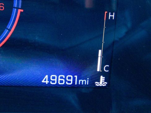 Used 2018 Chrysler Pacifica Touring-L w/ Tire & Wheel Group FWD image 23