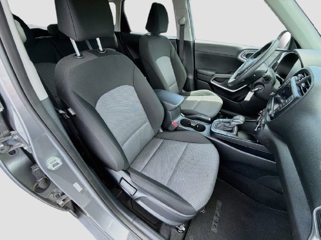 Used 2024 Kia Soul LX w/ Option Group 015 FWD image 26