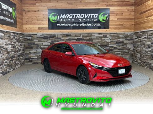 Certified 2023 Hyundai Elantra SEL w/ Preferred Accessory Package image 1