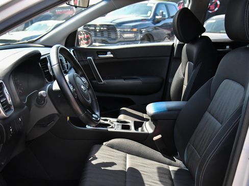 Used 2019 Kia Sportage LX AWD/4WD image 16