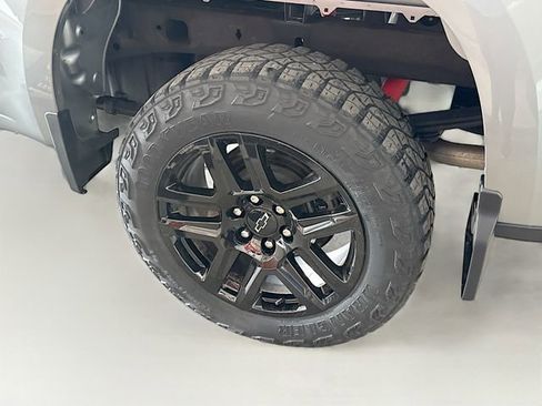 Used 2023 Chevrolet Silverado 1500 LT Trail Boss w/ Convenience Package II image 31