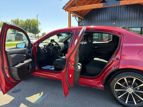 Used 2013 Dodge Avenger SE FWD image 7
