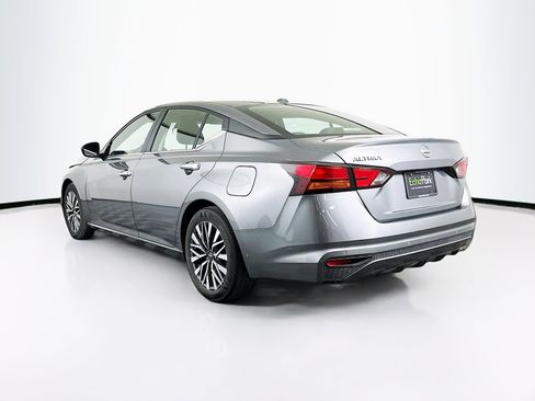 Used 2025 Nissan Altima 2.5 SV FWD image 5