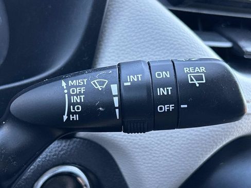 Used 2021 Toyota RAV4 XLE FWD image 31