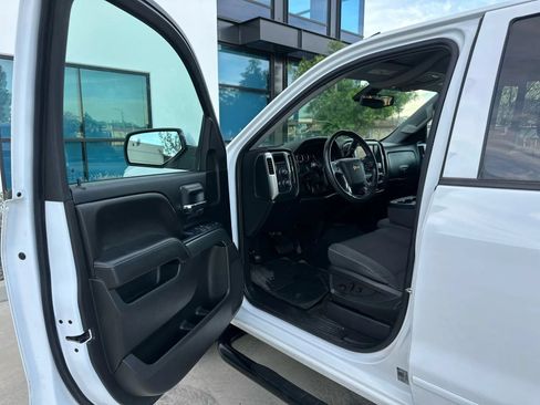 Used 2018 Chevrolet Silverado 1500 LT w/ LT Eassist Package AWD/4WD image 11