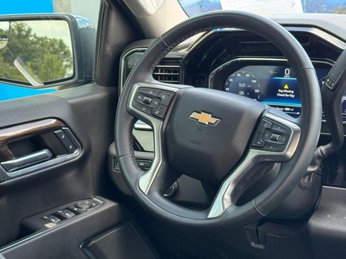 Used 2023 Chevrolet Silverado 1500 LT AWD/4WD image 12