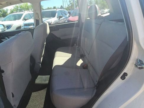 Used 2015 Subaru Forester 2.5i Premium w/ All-Weather Package AWD/4WD image 18