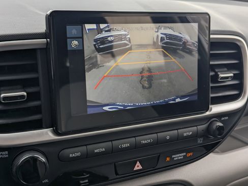 Certified 2025 Hyundai Venue SEL image 11