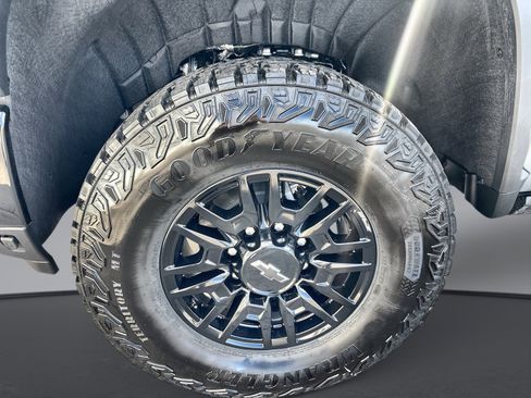 New 2026 Chevrolet Silverado 2500 ZR2 w/ LPO, Dark Essentials Package AWD/4WD image 18
